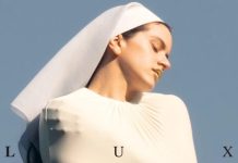 Rosalía explica por qué aparece vestida de monja en la portada de su nuevo álbum “Lux” rosalia-explica-por-que-aparece-vestida-de-monja-en-la-portada-de-su-nuevo-album-“lux”