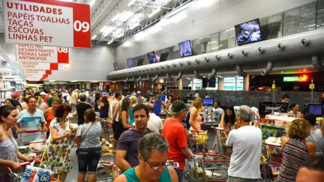 a-pesar-de-ralentizacion-en-septiembre,-comercio-minorista-de-brasil-crece-2,1%-en-ultimo-ano