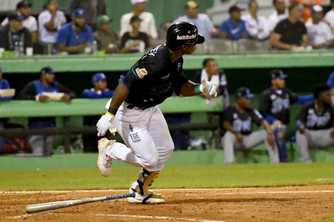 estrellas-contratan-a-jardinero-dairon-blanco estrellas-contratan-a-jardinero-dairon-blanco