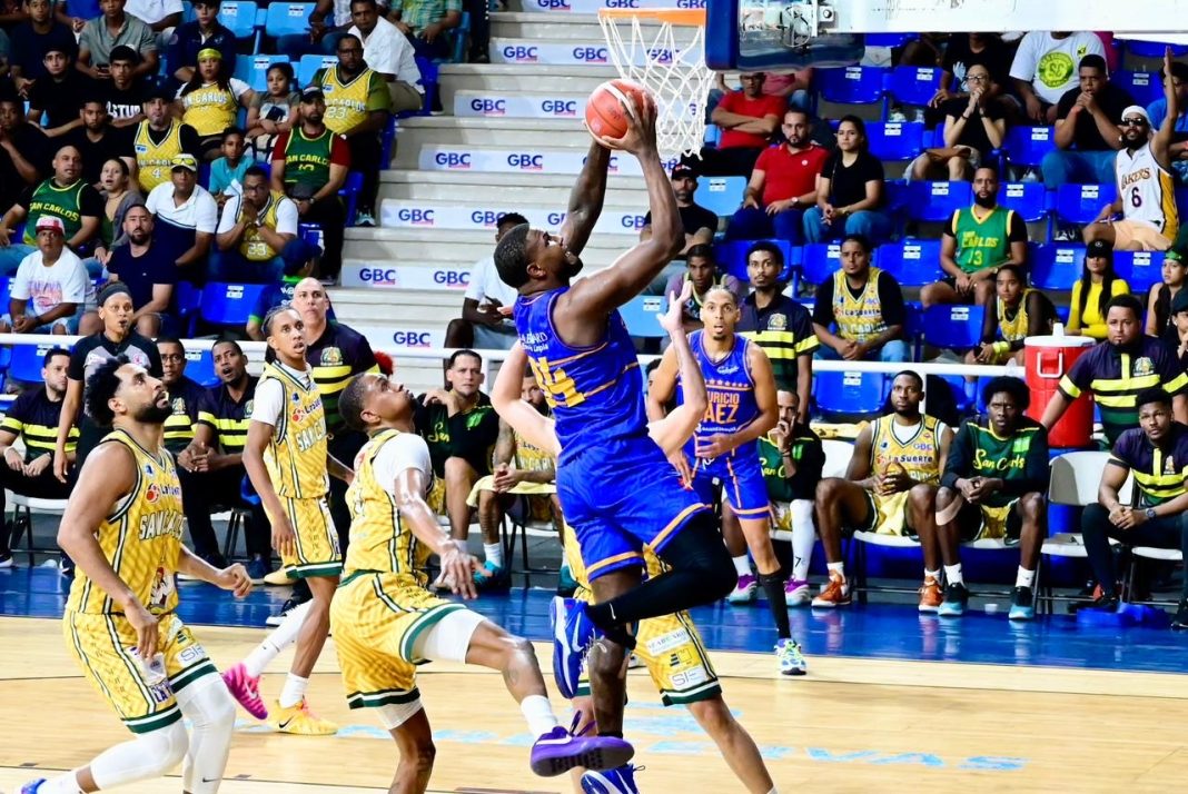 mauricio-baez-toma-delantera-2-1-en-la-serie-final-ante-san-carlos-en-el-tbs-distrito-2025 mauricio-baez-toma-delantera-2-1-en-la-serie-final-ante-san-carlos-en-el-tbs-distrito-2025