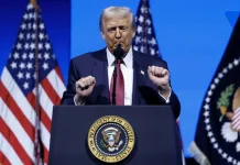 Más de un tercio de los votantes latinos de Trump se arrepienten, según encuesta mas-de-un-tercio-de-los-votantes-latinos-de-trump-se-arrepienten,-segun-encuesta