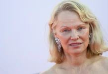 Pamela Anderson rompe el silencio sobre su romance íntimo con Liam Neeson y su situación actual pamela-anderson-rompe-el-silencio-sobre-su-romance-intimo-con-liam-neeson-y-su-situacion-actual