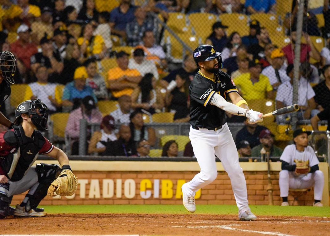 aguilas-cibaenas-vencen-gigantes-y-siguen-imbatibles-en-la-casa aguilas-cibaenas-vencen-gigantes-y-siguen-imbatibles-en-la-casa