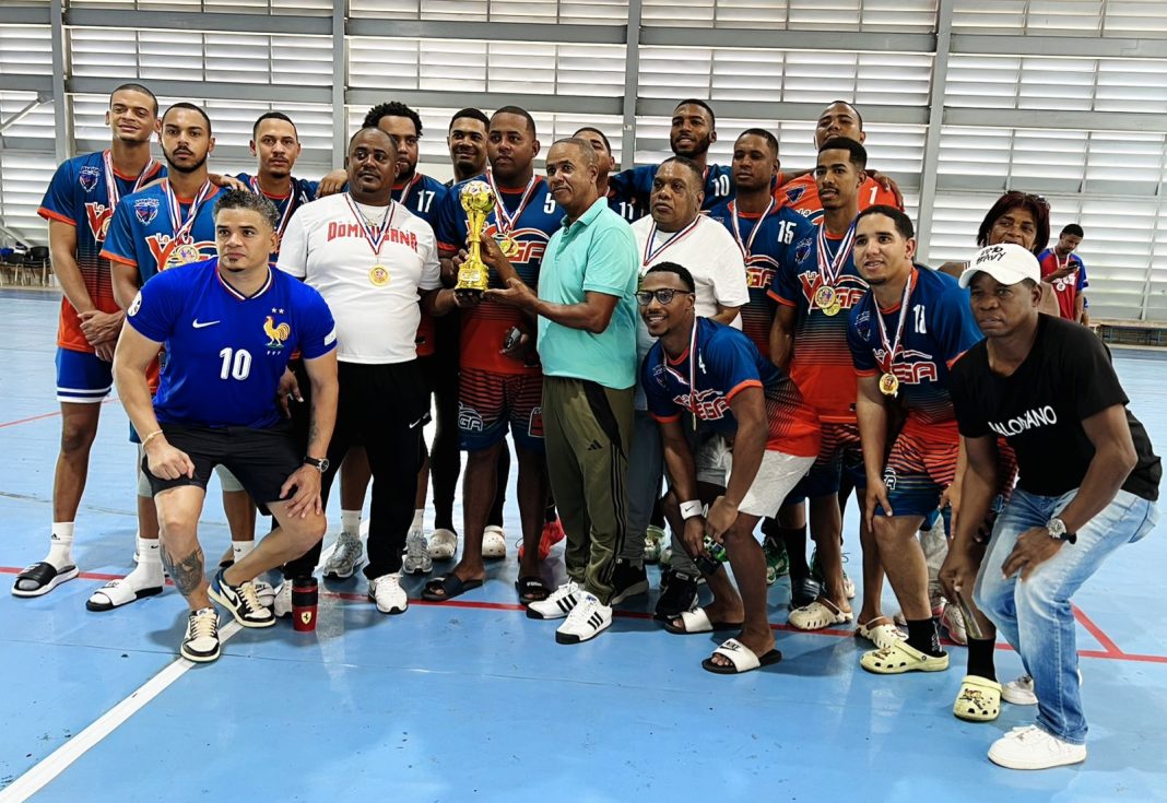la-vega-repite-corona-campeon-nacional-superior-balonmano la-vega-repite-corona-campeon-nacional-superior-balonmano