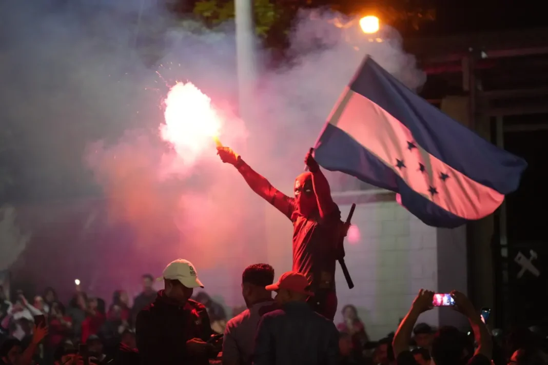 crisis-politica-en-honduras:-el-conteo-sigue-y-la-tension-crece-tras-dos-semanas-de-elecciones crisis-politica-en-honduras:-el-conteo-sigue-y-la-tension-crece-tras-dos-semanas-de-elecciones