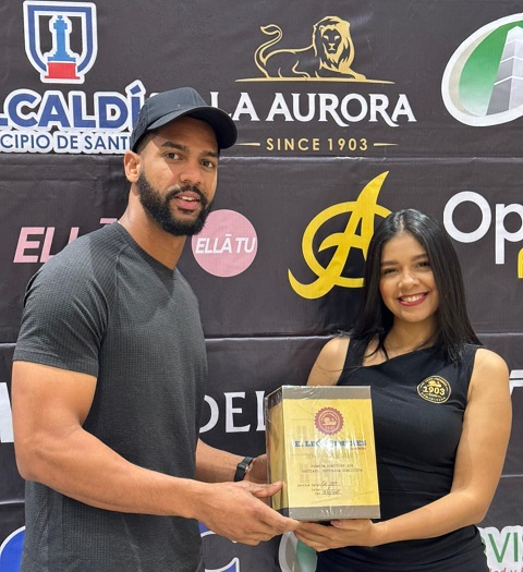 moore-y-tavarez-ganan-premio-aguila-de-la-semana moore-y-tavarez-ganan-premio-aguila-de-la-semana