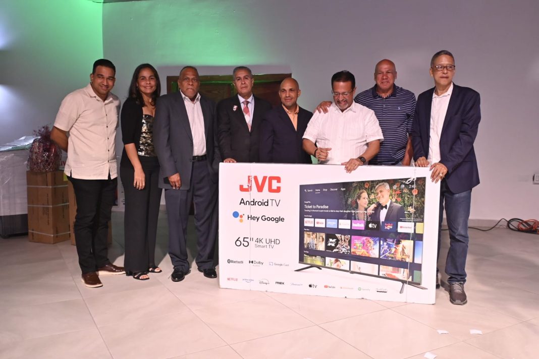 acds-reune-a-sus-miembros-en-un-abrazo-navideno