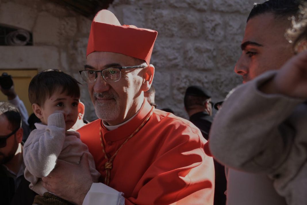 multitud-acude-a-belen-en-vispera-de-navidad-en-medio-de-la-tregua-del-conflicto-en-gaza