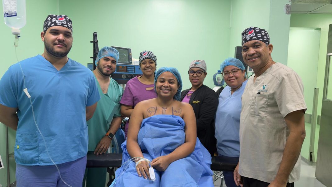 realizan-primera-cirugia-de-reduccion-mamaria-por-gigantomastia-con-cobertura-de-seguro-medico