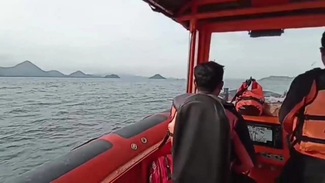 indonesia-reanuda-la-busqueda-de-un-espanol-y-tres-de-sus-hijos-tras-un-naufragio