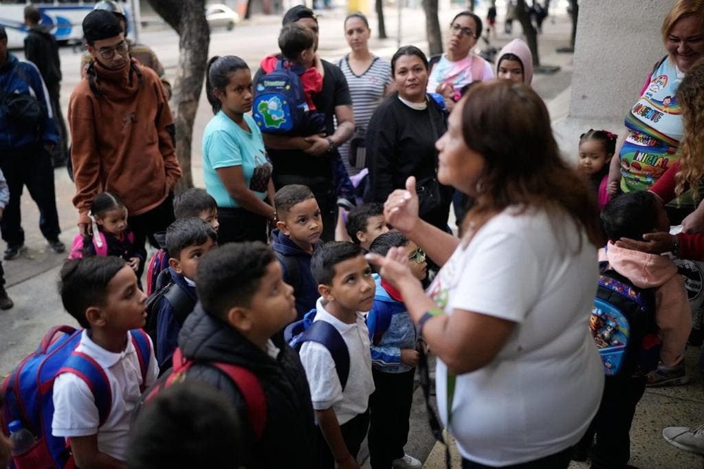 venezuela-retoma-las-actividades-escolares-una-semana-despues-del-ataque-militar-de-eeuu venezuela-retoma-las-actividades-escolares-una-semana-despues-del-ataque-militar-de-eeuu