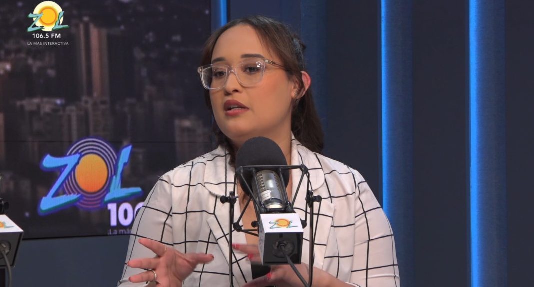 elizabeth-martinez-presenta-su-primera-novela-a-nadie-le-conte-de-ti