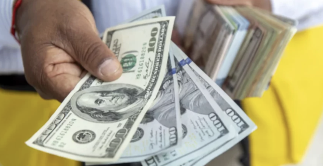 tasa-del-dolar-se-encuentra-a-$rd$6386-y-el-euro-a-rd$77.00-para-este-miercoles