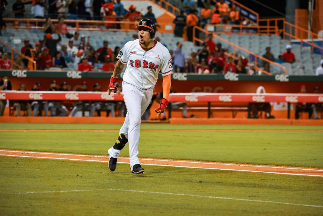 toros-remontan-ante-leones-guiados-por-yairo-y-siguen-firmes-en-2o