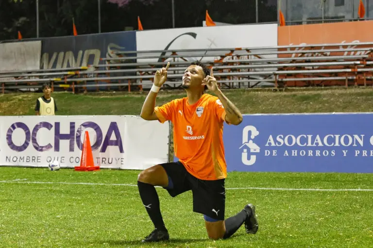 cibao-fc-y-moca-fc-se-enfrentan-este-sabado-en-la-liguilla cibao-fc-y-moca-fc-se-enfrentan-este-sabado-en-la-liguilla