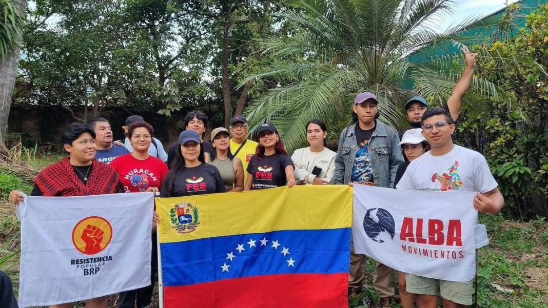 salvadorenos-exigen-en-san-salvador-la-liberacion-de-maduro-y-cilia-flores