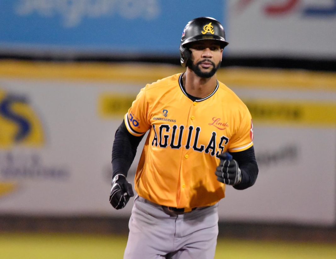 leody-taveras-impone-marca-de-bases-por-bolas-con-20