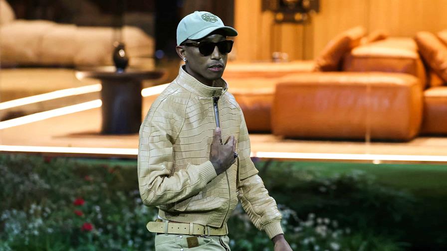 pharrell-williams-presenta-coleccion-futurista-de-louis-vuitton-en-la-semana-de-la-moda-de-paris pharrell-williams-presenta-coleccion-futurista-de-louis-vuitton-en-la-semana-de-la-moda-de-paris