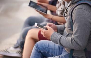 francia-se-convierte-en-el-primer-pais-europeo-en-prohibir-las-redes-sociales-a-menores francia-se-convierte-en-el-primer-pais-europeo-en-prohibir-las-redes-sociales-a-menores