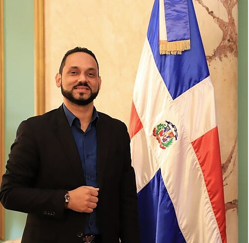 experto-advierte-sobre-auge-de-granjas-de-bots-y-su-uso-para-desinformacion-en-internet experto-advierte-sobre-auge-de-granjas-de-bots-y-su-uso-para-desinformacion-en-internet