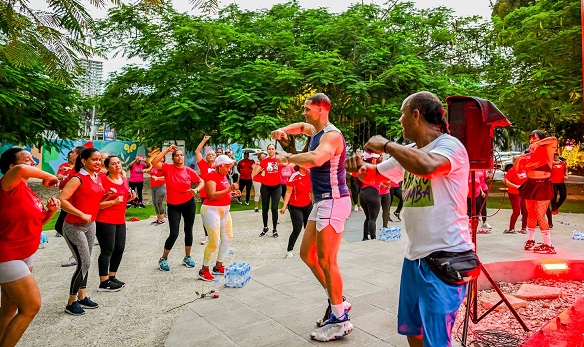 alcaldia-realiza-“zumba-del-amor”:-ritmo,-salud-y-alegria-en-santiago” alcaldia-realiza-“zumba-del-amor”:-ritmo,-salud-y-alegria-en-santiago”
