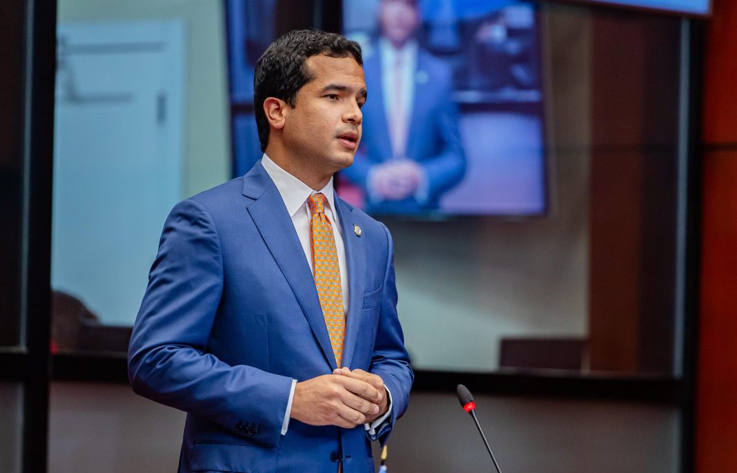 omar-fernandez-cuestiona-nueva-deuda-de-us$2,750-millones-con-us$3,700-millones-aun-sin-ejecutar omar-fernandez-cuestiona-nueva-deuda-de-us$2,750-millones-con-us$3,700-millones-aun-sin-ejecutar