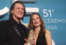 Jim Carrey recibe César de Honor y emociona con homenaje a su padre jim-carrey-recibe-cesar-de-honor-y-emociona-con-homenaje-a-su-padre