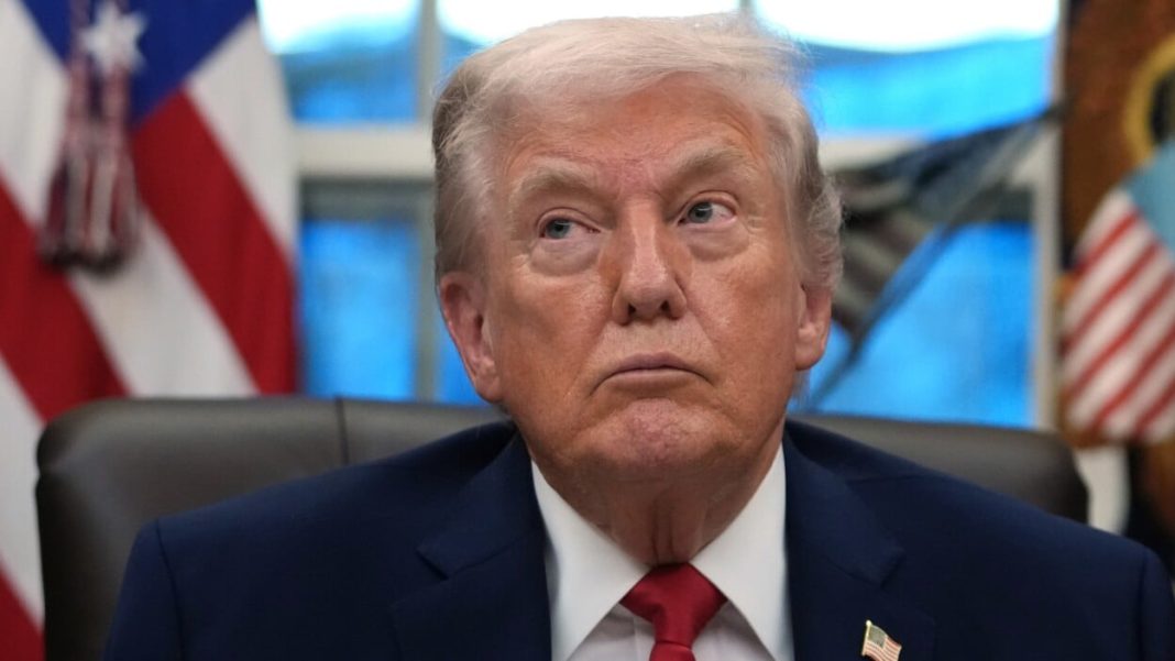 trump-luce-un-sarpullido-en-el-cuello,-que-su-medico-atribuye-a-un-tratamiento-preventivo trump-luce-un-sarpullido-en-el-cuello,-que-su-medico-atribuye-a-un-tratamiento-preventivo