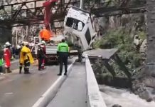Al menos 12 muertos y 8 desaparecidos tras choque de vehículos en sierra central de Perú al-menos-12-muertos-y-8-desaparecidos-tras-choque-de-vehiculos-en-sierra-central-de-peru