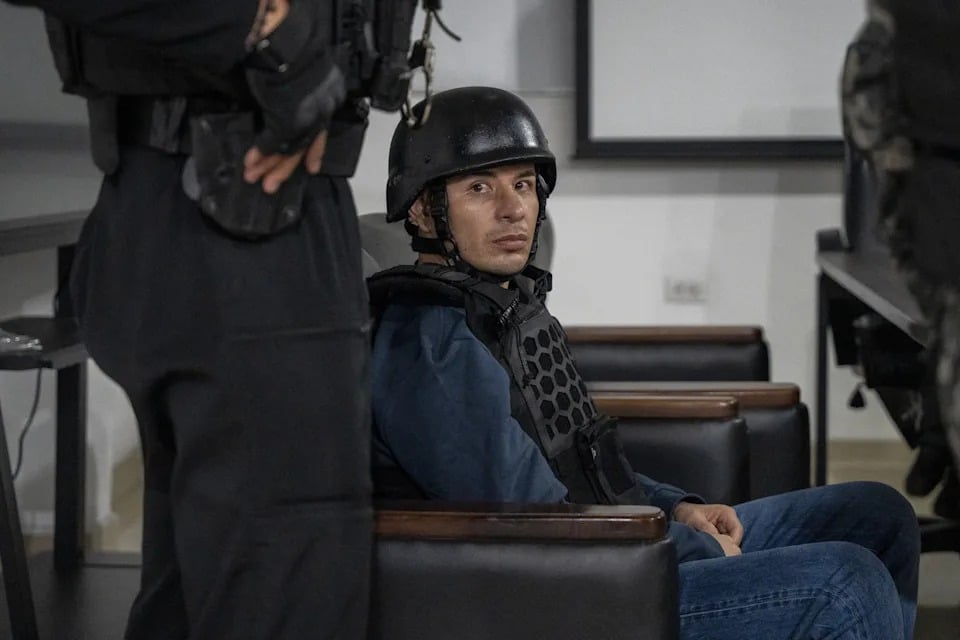 lobo-menor-queda-encarcelado-en-ecuador-tras-ser-detenido-en-mexico-con-ayuda-a-colombia lobo-menor-queda-encarcelado-en-ecuador-tras-ser-detenido-en-mexico-con-ayuda-a-colombia