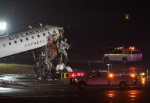 Aeropuerto LaGuardia: Dos personas mueren tras colisión entre un avión y camión de bomberos aeropuerto-laguardia:-dos-personas-mueren-tras-colision-entre-un-avion-y-camion-de-bomberos