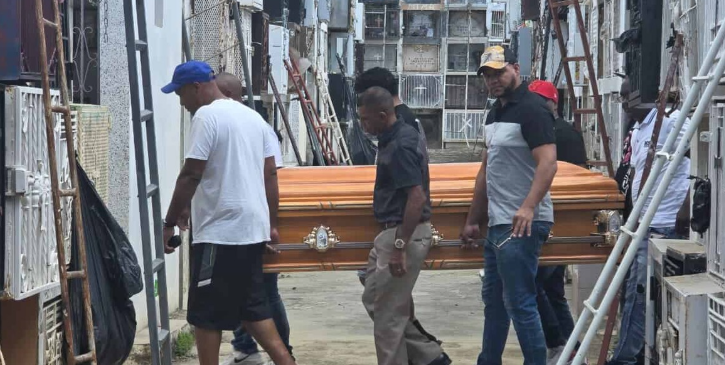 cirujanos-alertan-que-muerte-en-liposuccion-en-santiago-evidencia-problema-de-intrusismo-medico cirujanos-alertan-que-muerte-en-liposuccion-en-santiago-evidencia-problema-de-intrusismo-medico