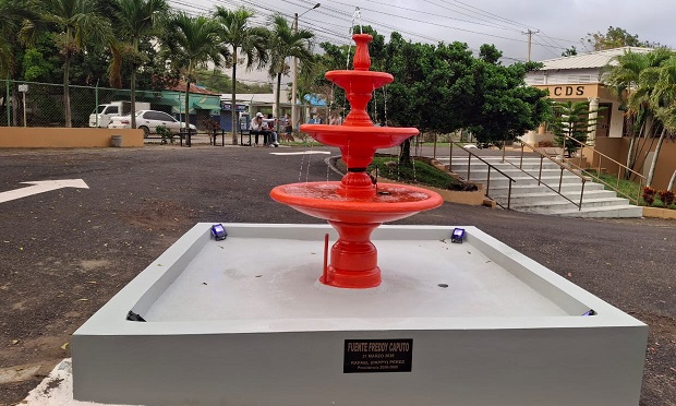 acds-inaugura-fuente-freddy-caputo-en-su-casa-club acds-inaugura-fuente-freddy-caputo-en-su-casa-club