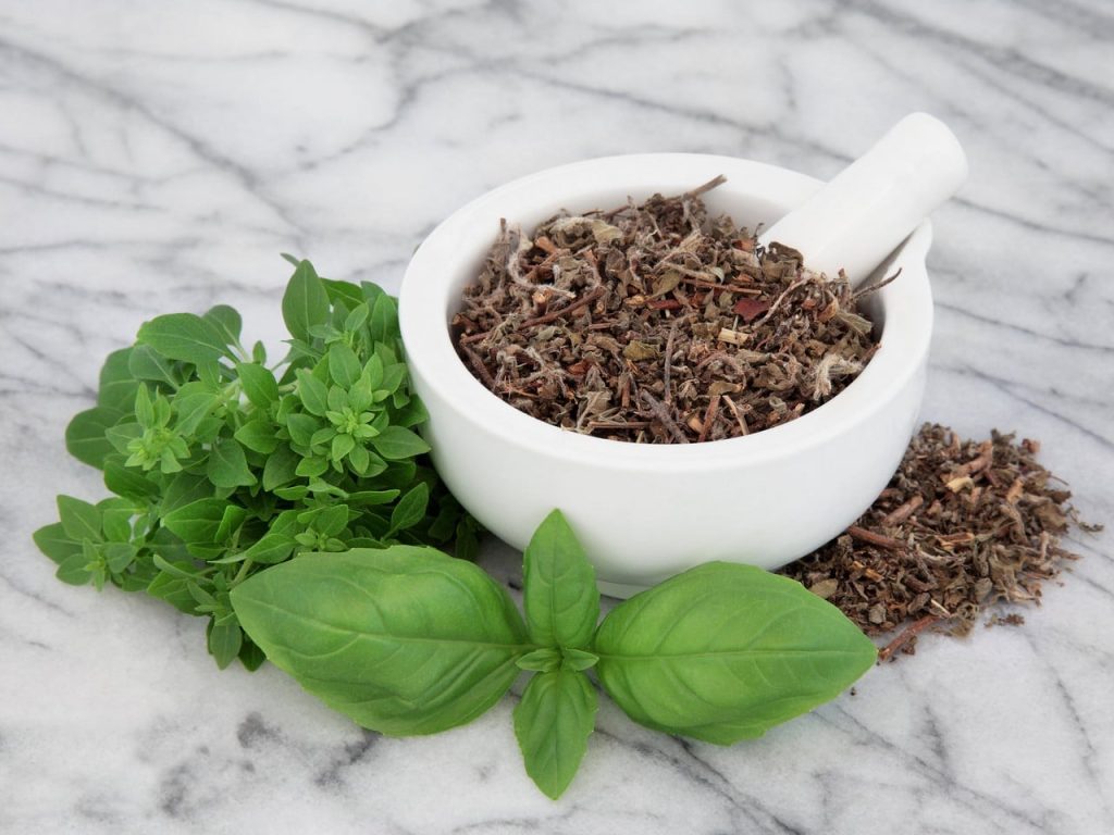 claves-para-incorporar-6-hierbas-con-beneficios-antioxidantes-y-antiinflamatorios claves-para-incorporar-6-hierbas-con-beneficios-antioxidantes-y-antiinflamatorios