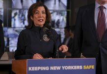 Critican a gobernadora de Nueva York por propuesta sobre cooperación entre Policía y ICE critican-a-gobernadora-de-nueva-york-por-propuesta-sobre-cooperacion-entre-policia-y-ice