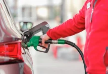 Entre 7 y 9 pesos suben precios de principales combustibles en RD entre-7-y-9-pesos-suben-precios-de-principales-combustibles-en-rd