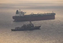 EEUU asegura que ninguno de sus navíos militares ha sido alcanzado en el estrecho de Ormuz eeuu-asegura-que-ninguno-de-sus-navios-militares-ha-sido-alcanzado-en-el-estrecho-de-ormuz