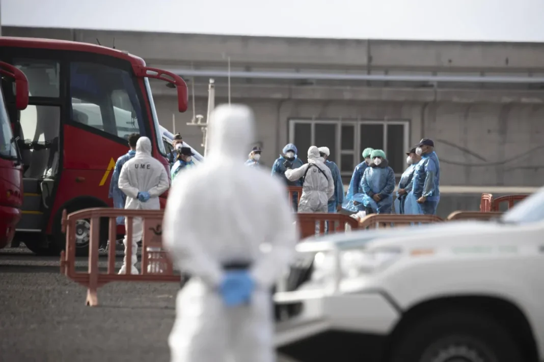 la-oms-dice-que-no-seria-humano-dejar-a-los-pasajeros-en-el-crucero-aunque-esten-sanos