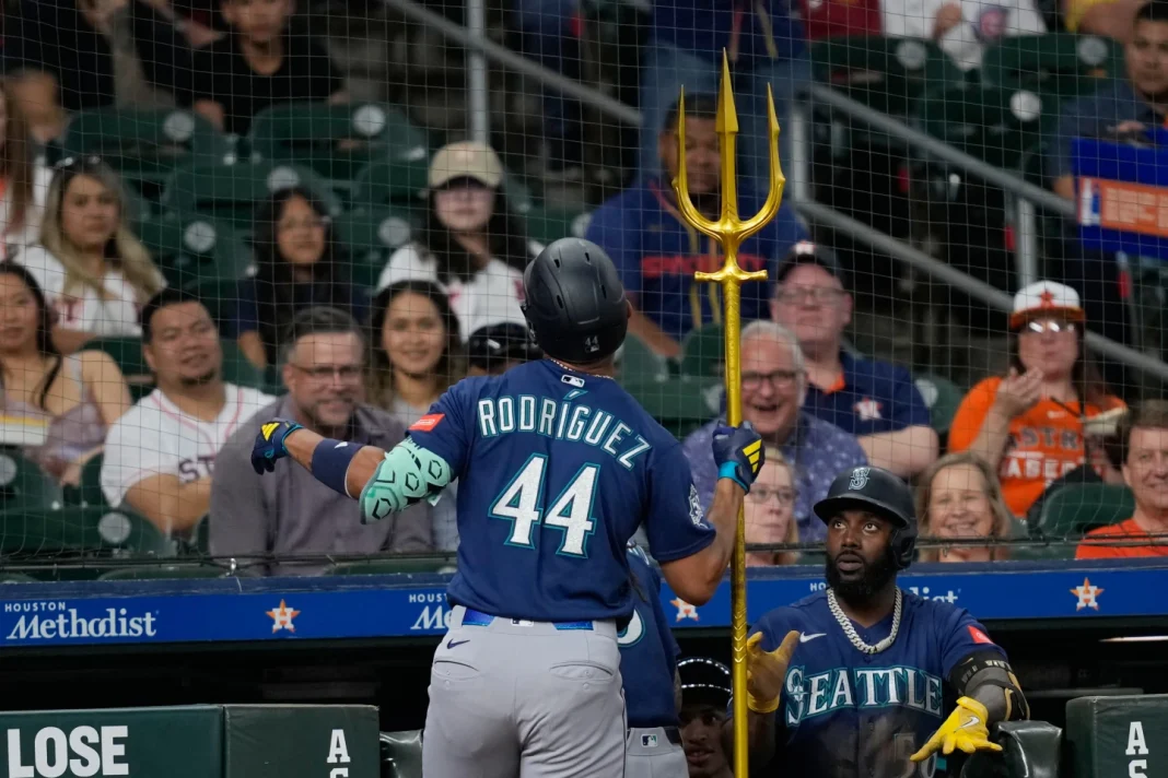 rodriguez-la-saco-los-mariners-extienden-a-8-su-racha-record-de-la-franquicia-contra-los-astros
