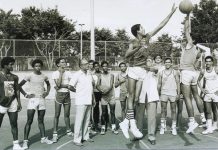 Ernesto Jerez atrapado jugando baloncesto en el pasado ernesto-jerez-atrapado-jugando-baloncesto-en-el-pasado