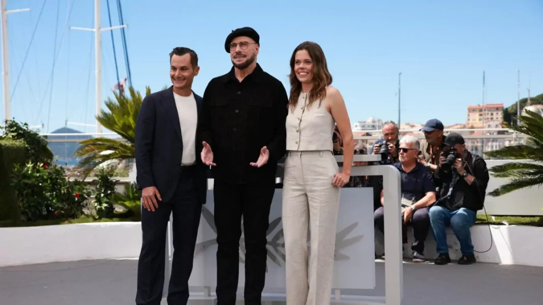 cannes-sorprende-a-travolta-con-palma-de-oro-honorifica