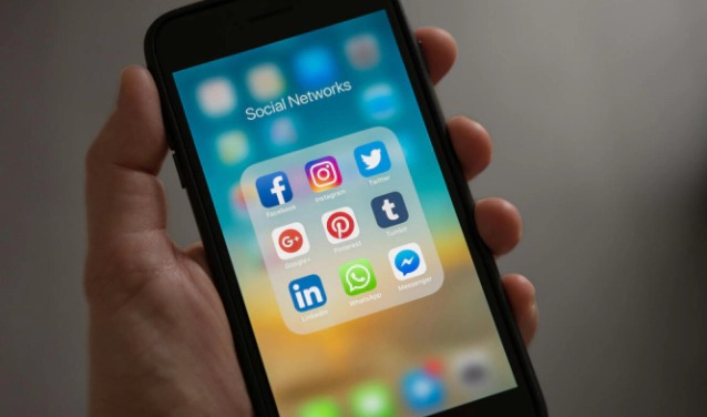 el-uso-de-las-redes-sociales-es-tan-perjudicial-como-el-tabaco,-segun-medicos-del-reino-unido el-uso-de-las-redes-sociales-es-tan-perjudicial-como-el-tabaco,-segun-medicos-del-reino-unido
