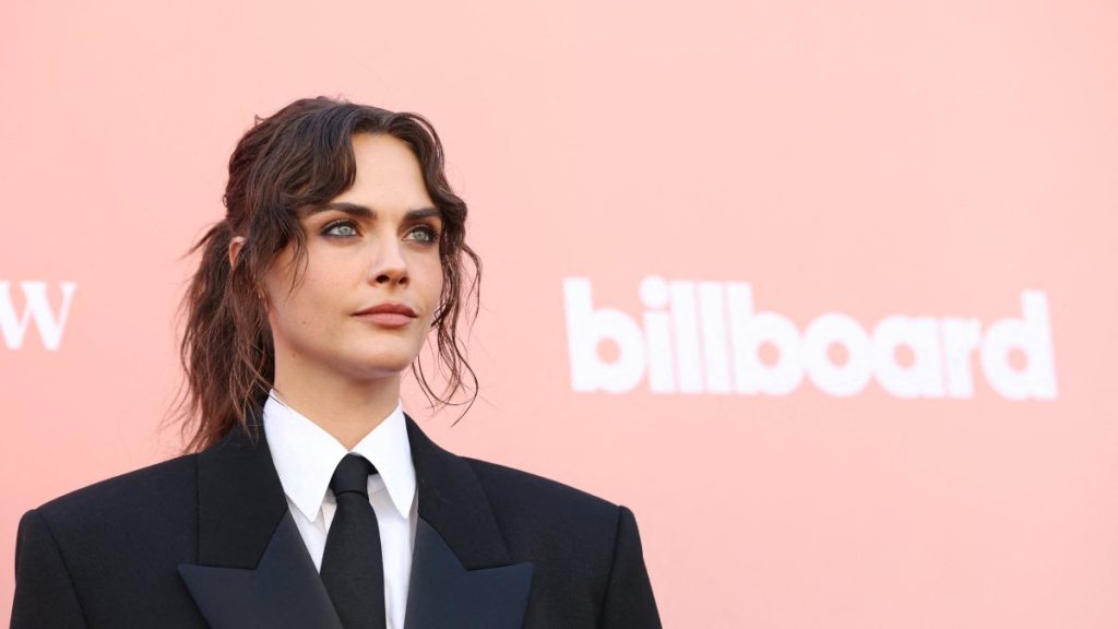 cara-delevingne-afirma-que-es-lesbiana-y-revela-sus-deseos-de-tener-hijos