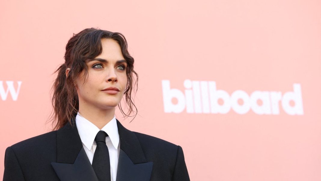 cara-delevingne-afirma-que-es-lesbiana-y-revela-sus-deseos-de-tener-hijos