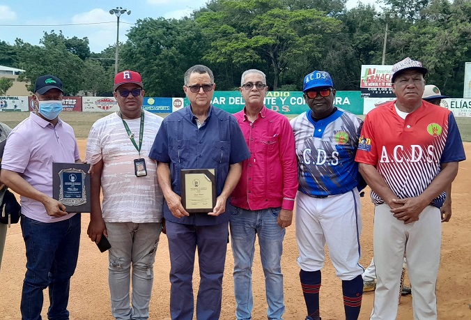 acds-con-intensa-jornada-de-softbol-en-el-estadio-cesar-delmonte-y-consuegra*- acds-con-intensa-jornada-de-softbol-en-el-estadio-cesar-delmonte-y-consuegra*-