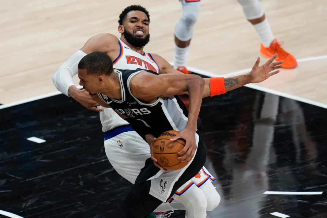 wembanyama-anota-26-puntos,-pero-sufre-desde-el-campo-en-su-debut-en-finales-de-la-nba