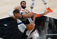Wembanyama anota 26 puntos, pero sufre desde el campo en su debut en Finales de la NBA wembanyama-anota-26-puntos,-pero-sufre-desde-el-campo-en-su-debut-en-finales-de-la-nba
