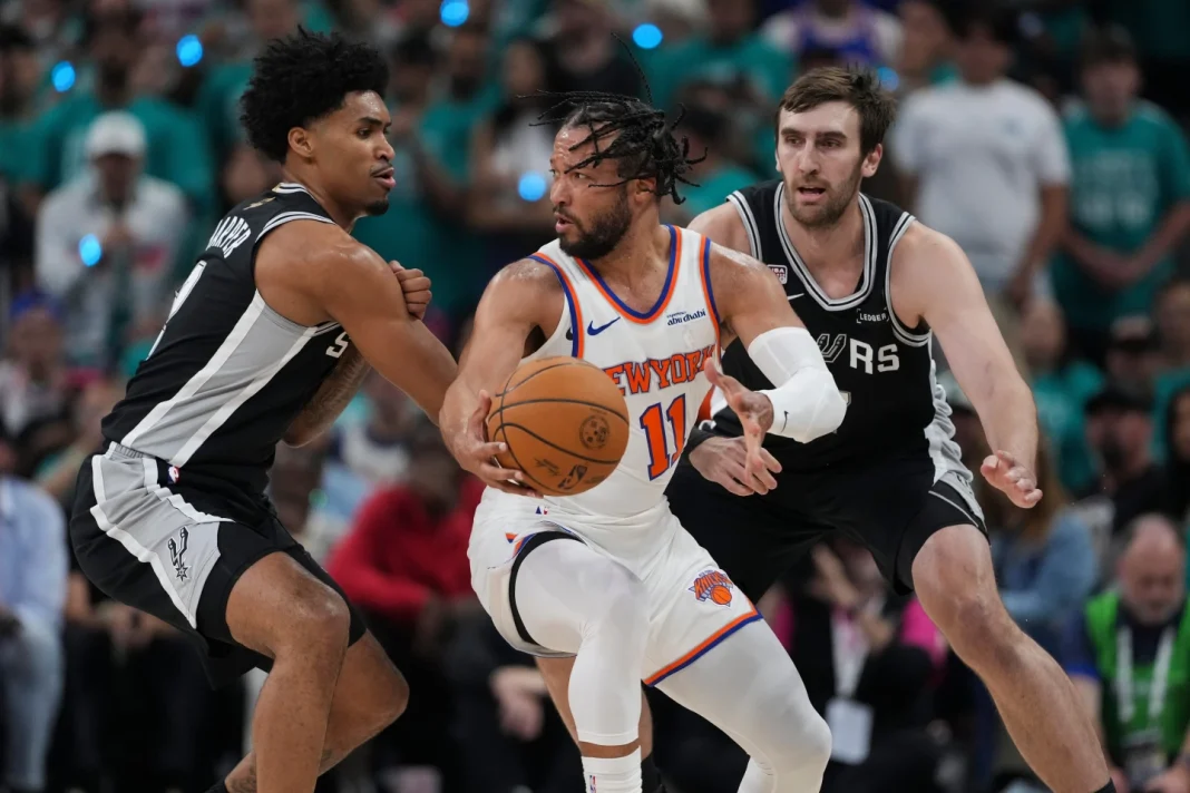 jalen-brunson-el-heroe:-knicks-vencen-a-los-spurs-en-el-juego-1-de-las-finales-nba